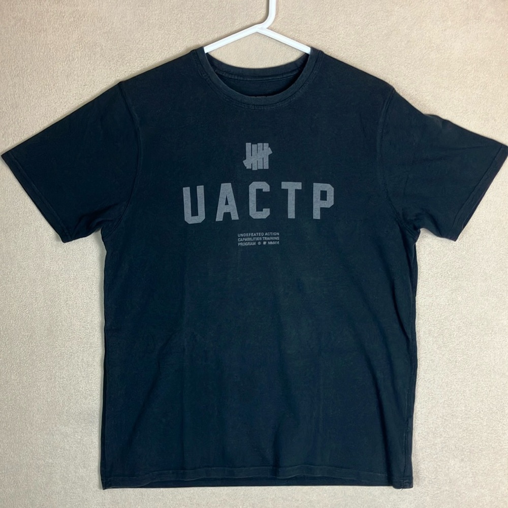 Undefeated‎ UACTP Short Sleeve Graphic Print Shirt Men’s size M